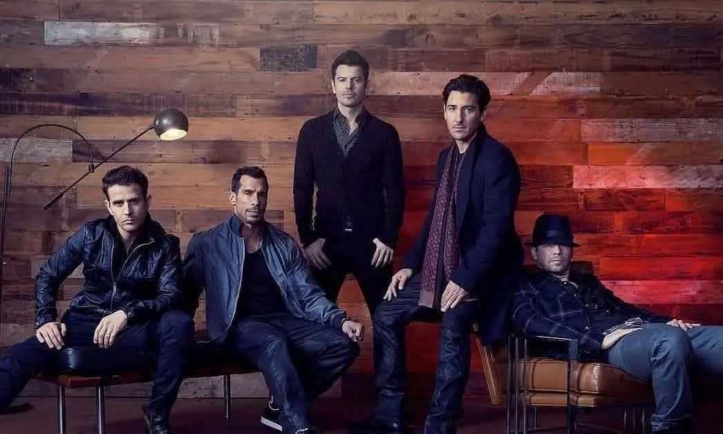 Nkloveeternal's tweet photo. @dannywood @donniewahlberg @joeymcintyre #Jonathanknight @nkotb #Jordanknight #Wednesday #Handsome #Ourfaveguy #BH4eva #Loveeternal4nkotb #Loveforever
๐ธ: For who took the photo https://t.co/UvImihzp2W