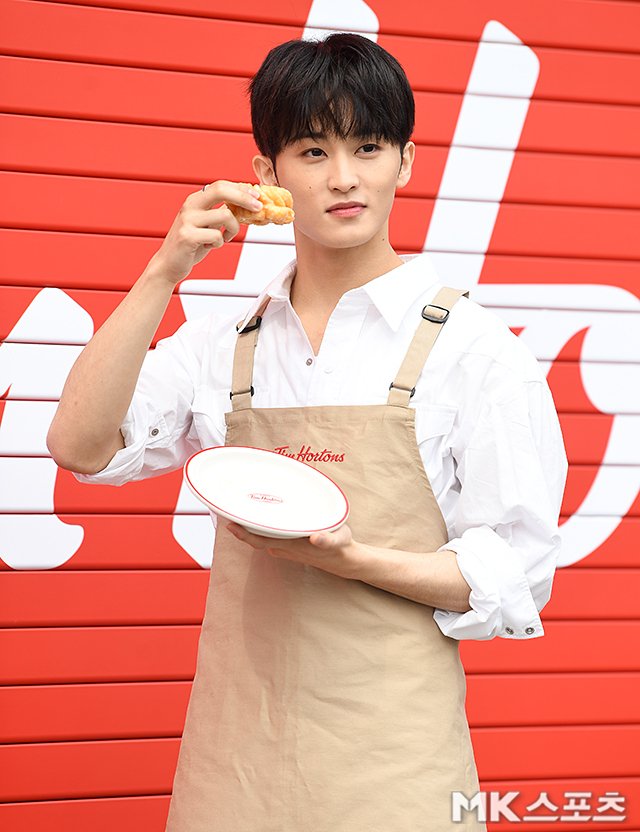 NCTDREAMCENTER's tweet photo. 250409 PRESS: NCT DREAM #MARK at Tim Hortons' Tim's Kitchen opening event in Seoul

#NCTDREAM @NCTsmtown_DREAM https://t.co/dlOVAZRPyM
