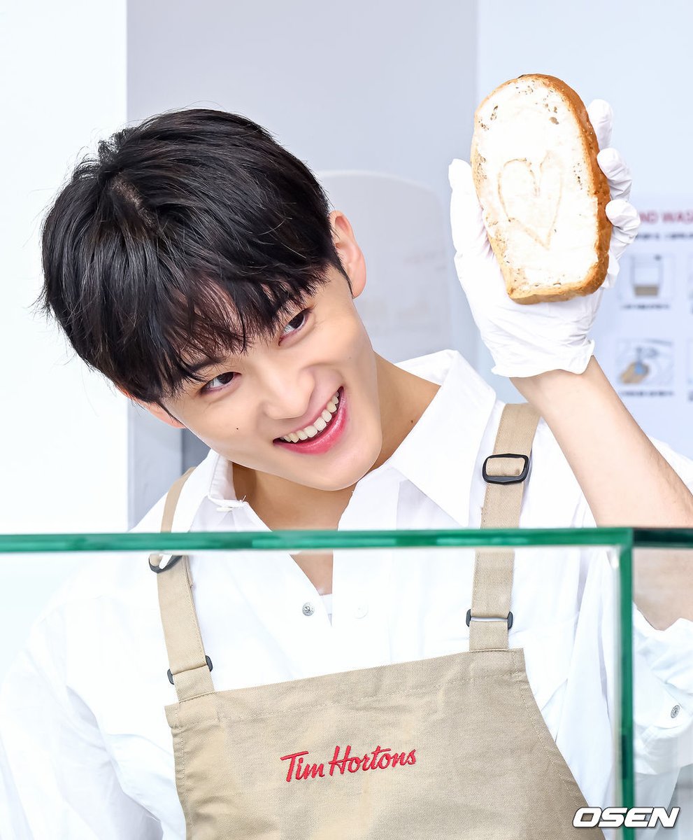 NCTDREAMCENTER's tweet photo. 250409 PRESS: NCT DREAM #MARK at Tim Hortons' Tim's Kitchen opening event in Seoul

#NCTDREAM @NCTsmtown_DREAM https://t.co/dlOVAZRPyM