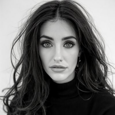 vannagrow's tweet photo. #NewProfilePic https://t.co/Ms81S9DfVZ
