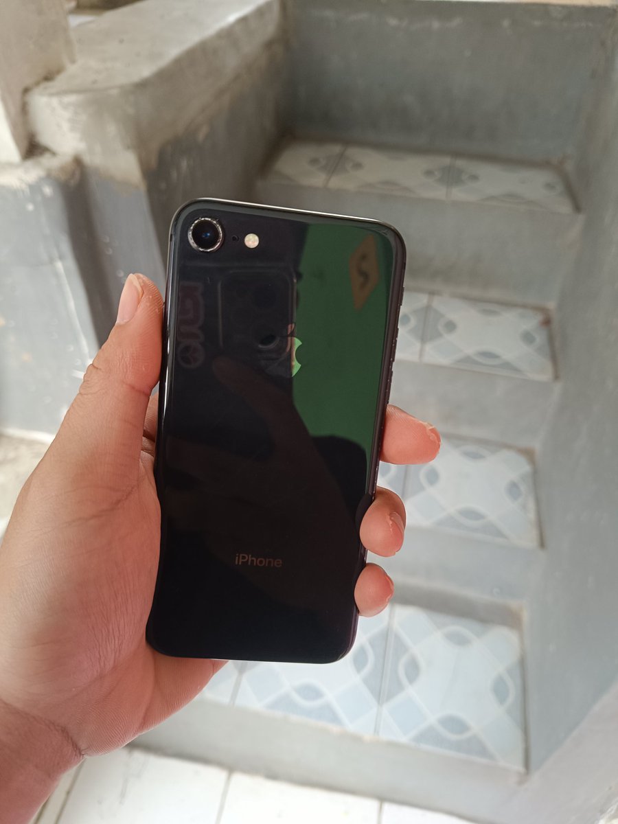 mattohmat's tweet photo. WTS IPHONE IP 8 INTER 64GB
Jual diharga 850K
Sinyal aman all operator 
Icloud kosong
Kamera, suara jernih aman
Bh 100

-Minus
Gda box, gada casan
Truetone off
Lecet pemakaian 

-Bonus
Kabel lightning vivan
Clear case
Skin karbon 
Tg

Dom Bandung, jauh bisa shopee tapi admin 10% https://t.co/TnG3B6ESFm