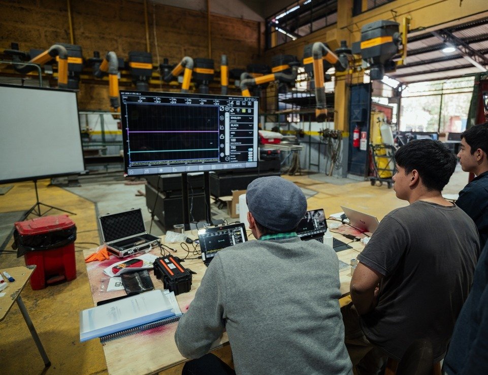 EllaSolidndt's tweet photo. Ultrasonic Flaw Detector BOX
Thanks to my friend Gary Unda for sharing the ultrasonic flaw detector BOX usage effect picture
He works at GUVEND SPA from Chile. If you are interested in the equipment, please contact us
WhatsApp：+8617310385509
Email：ella@solidnde.com https://t.co/NE3YoHOm3A