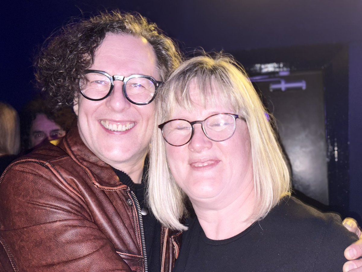 joolzx70's tweet photo. @mileshuntTWS I’ve been saying you were a national treasure for years… this is why I’ve been hankering after meeting you and getting a photo together for 35 years and then pulled this face when I did… glee doesn’t suit me it seems 😂😂 https://t.co/Rz2ntYIqRF