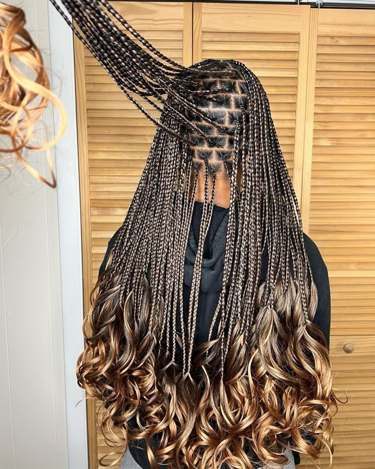 kamwendo_'s tweet photo. Tikapanga post business ma RT kumana, koma post yopusa nde RT bwe moyo wanu. Anyway  tikugulisa 

Quality French Curls hair extensions for sale at 10.5 each. Blantyre deliveries within town, and we send everywhere. 

Please Rt 

Call or WhatsApp: 0883 33 79 21 https://t.co/ZUsdEOWMUT