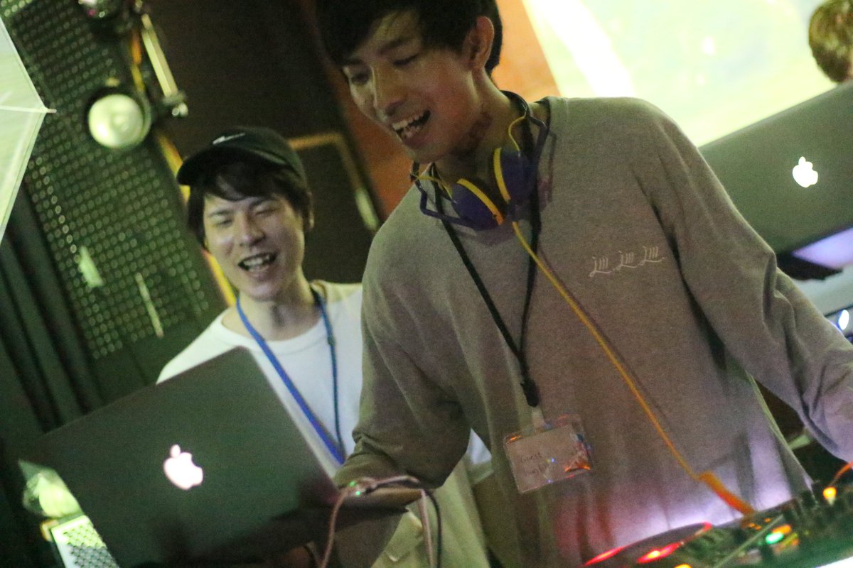sx3elf's tweet photo. 2019.06.08(Sat) SssELF 22th Attack!! -霖潦- @ SOUND SPACE RIZIN’

梅雨の時期開催となったためサブタイトルは長雨を意味する「霖潦」フライヤーも傘や紫陽花があしらわれたデザインに。当時流行っていた作品に因んでフリーフードは油揚げの煮物でした🦊 https://t.co/hIDAJBhgza