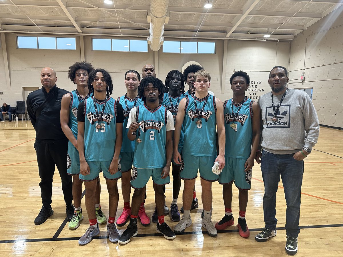 jacobs_2315's tweet photo. Won 1st tournament of the year and finally gettin on the rim. @DontaeJones32 #TeamTae https://t.co/GQktNF0kJd
