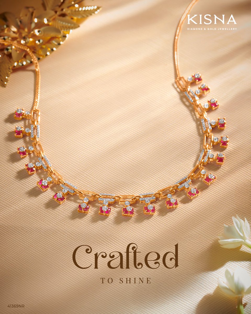 kisnaindia's tweet photo. The whisper of wind, the glow of stars ⭐, and the charm of flowers crafted together as a sparkling art ✨. Explore the Akshaya Collection 💎 and Shine Beyond Time . Visit your nearest KISNA store today and #InvestInShine 💫
.
#AkshayaCollection #ShineBeyondTime #DiamondNecklace #Kisna #OnlyNaturalDiamonds #KisnaDiamondJewellery #KisnaDiamondGoldJewellery