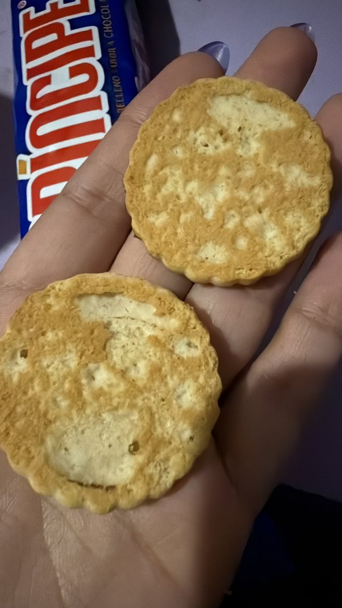 _irmacchi's tweet photo. @Marinelamx y esta estafa con mis príncipe? sin relleno la primer galleta 😭 https://t.co/XD6mk07YJz