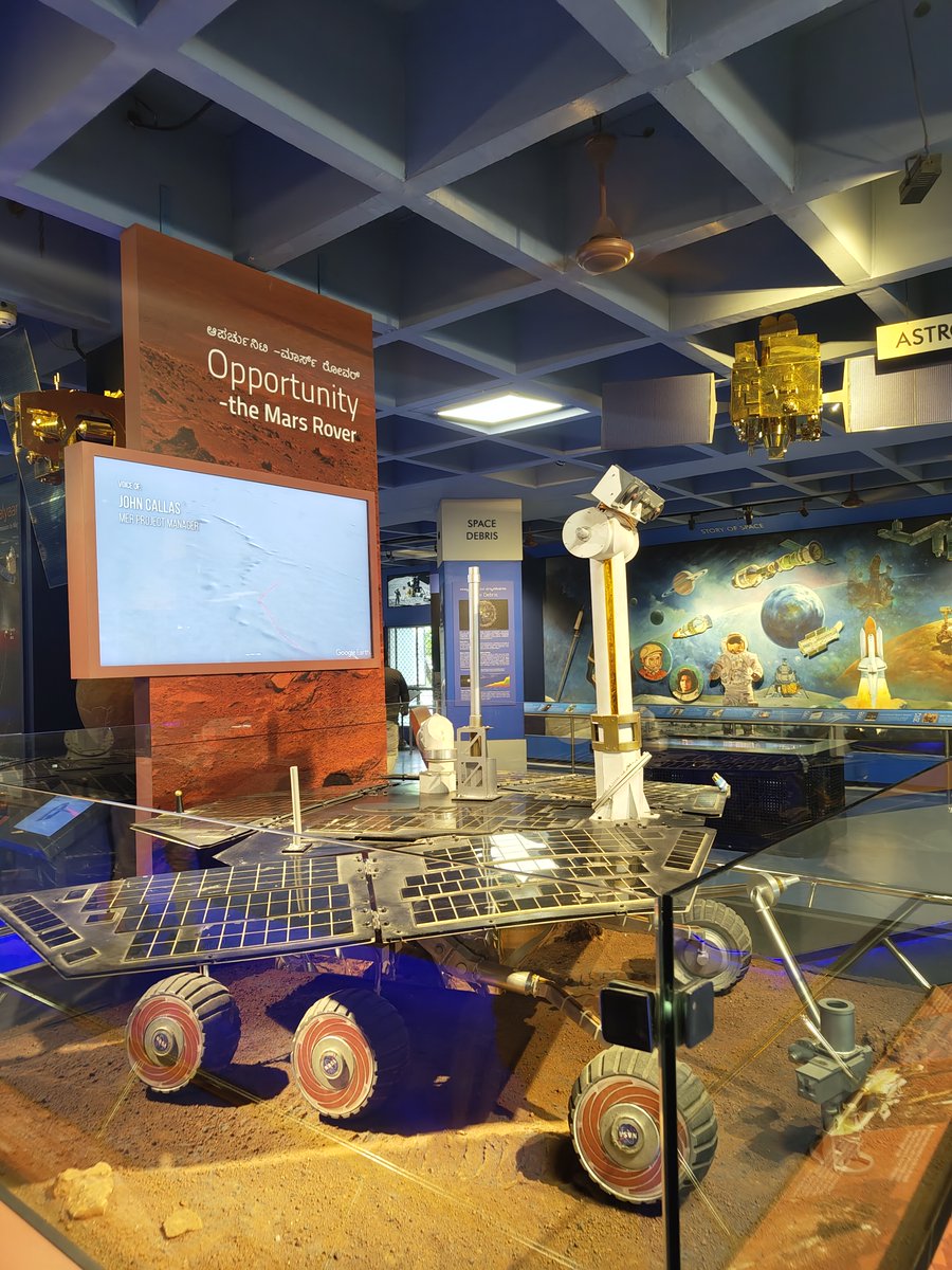 Uni_Presidency's tweet image. Where Curiosity Meets Creation!

Students from the School of Design – Product Design visited VITM, Bangalore, exploring innovation, &amp;amp; design thinking through interactive exhibits and real-world marvels. 

#VITMVisit #ProductDesign #InnovationInDesign #PresidencyUniversity