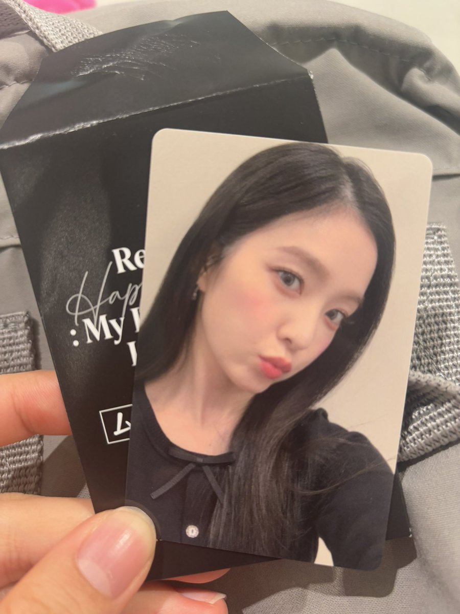 yaaaapii's tweet photo. 交換 Red Velvet レドベル トレカ ムビチケ 

譲 アイリーン

求 スルギ

郵送での交換希望です📮お気軽にお声掛けください🙇‍♀️ https://t.co/hrhLKCc2zA