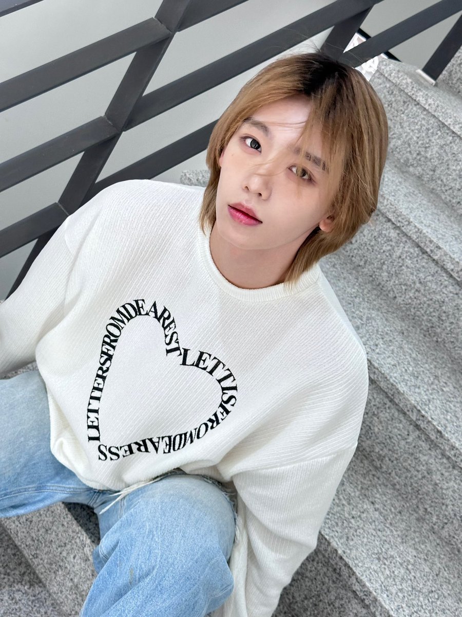 🤍
   
#AHOF #아홉
#SHUAIBO #장슈아이보