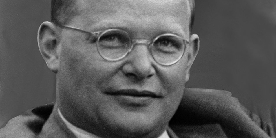 NieMehrKrieg's tweet image. “May God guide us kindly through these times; but most importantly, may he lead us to himself."

The German theologian Dietrich #Bonhoeffer was hanged in the Flossenbürg concentration camp 80 years ago today, on April 9, 1945.

This quote is from a letter he wrote from prison in