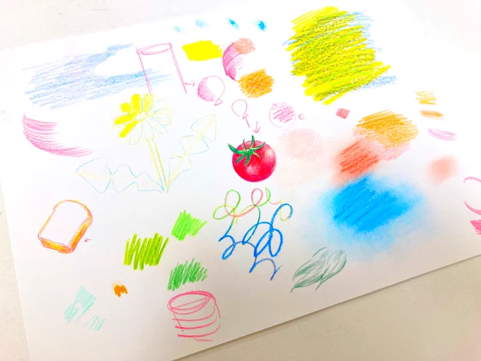 今日は色鉛筆で色々描いたよ〜 