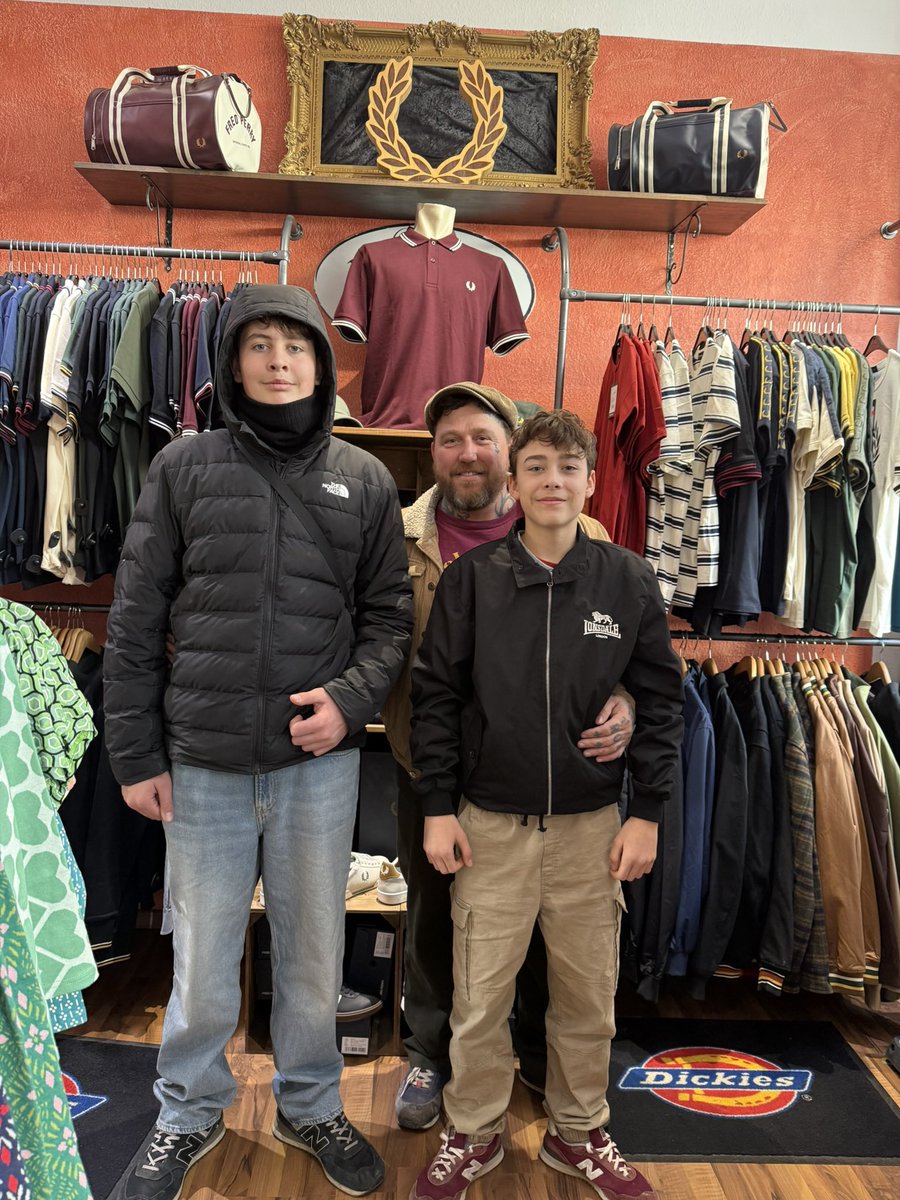 moonlight_store's tweet photo. #lonsdale #lonsdalelondon #lonsdaleoriginal #luckyrebel #moonlight #ktvkiez #rostock #rostockwarnemünde #rostockcity #streetwear https://t.co/VwRT8kPrCm