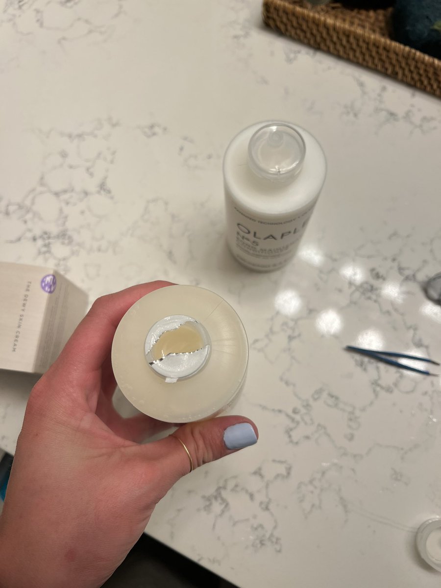 elijohnru's tweet photo. @olaplex these lids will be the death of me. Obsessed with your product but costs me my nails everytime #why https://t.co/d9lPsiwHoZ