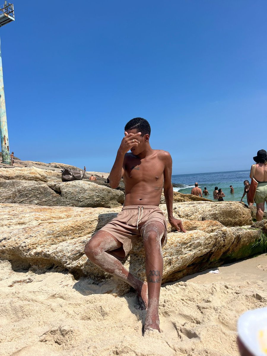 Nauak22's tweet photo. 🌊🧿✨
Meu brilho e reluzente ! https://t.co/Vl9KjCYmFM