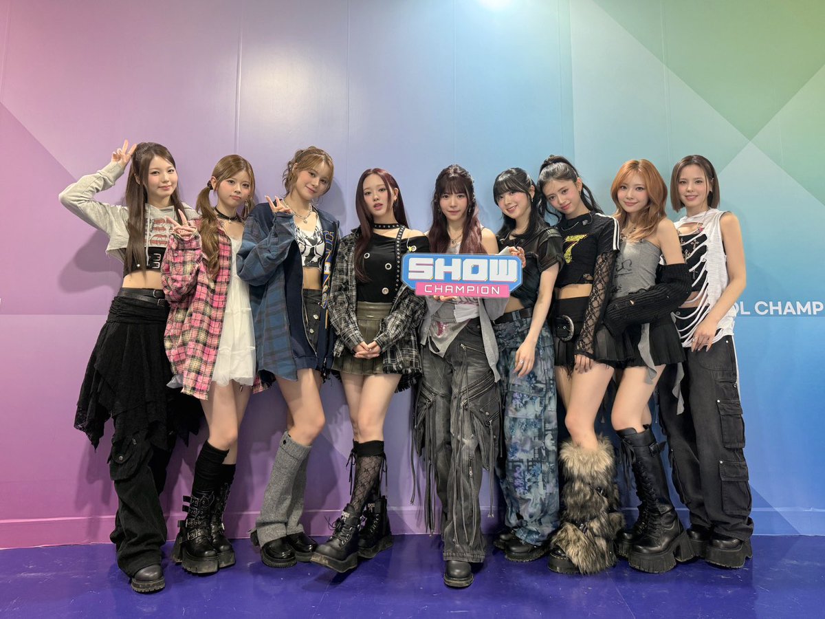 showchampion1's tweet photo. #NiziU 가 좋다 증후군
- 니쥬랑 #LOVELINE 이 연결되어 있다고 믿음
- 하루 종일 #니쥬 생각하느라 다른 일 집중력 저하
- 수록곡 최초 공개하는 #쇼챔피언 기다리다 목 빠짐

내가 위쥬였으면 진짜.. 니쥬 너무너무 예뻐서
진짜 운명이라고 믿었을 듯.. 🧶 (ᴗ͈ˬᴗ͈)ഒ ♡ 

#만약이라는건없어 니쥬랑 위쥬는 평생 함께야💗