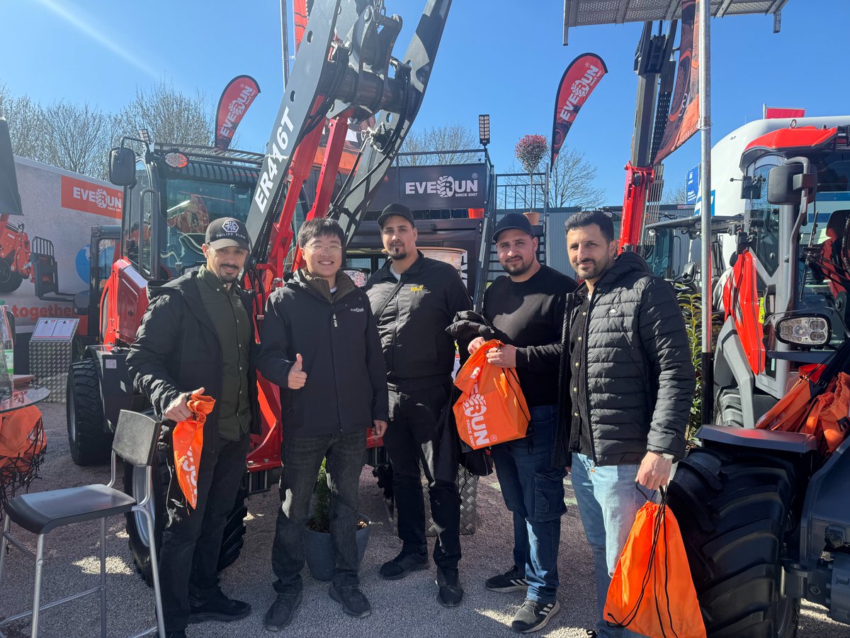 everun2007's tweet photo. The exhibition remains bustling with activity, and #everun products have attracted a large number of visitors and inquiries.
We warmly welcome everyone to continue visiting us for further discussions and cooperation!
#everun #bumar #Exhibition2025 #compactwheelloader https://t.co/hssDMMtIfM
