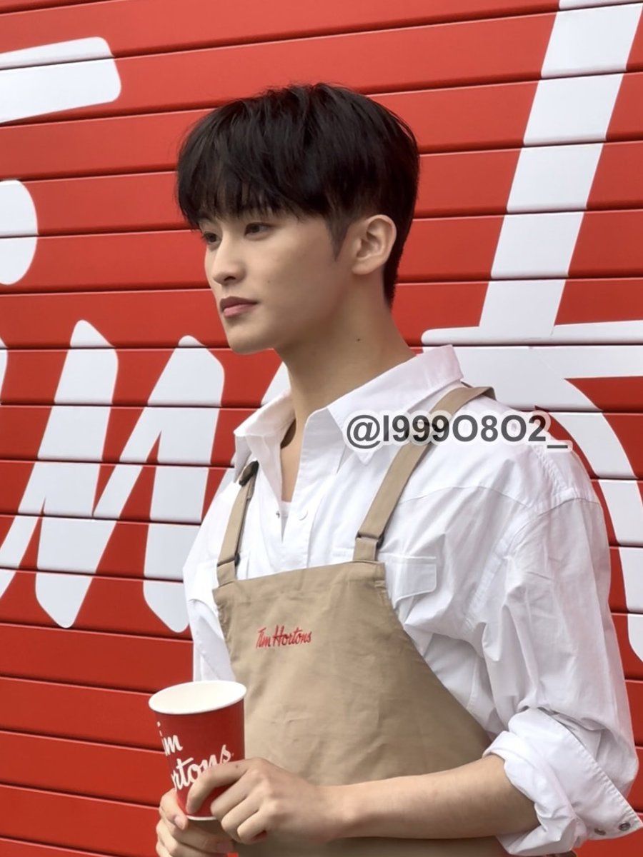 l999O8O2_'s tweet image. 250409 팀홀튼 #마크 #MARK

잠실 팀홀튼 알바 개잘생김….