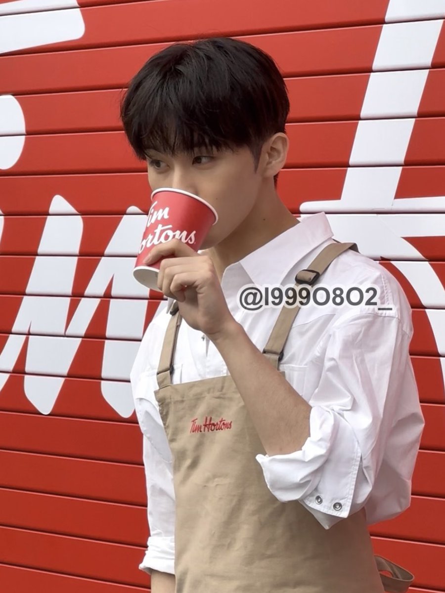 l999O8O2_'s tweet image. 250409 팀홀튼 #마크 #MARK

잠실 팀홀튼 알바 개잘생김….