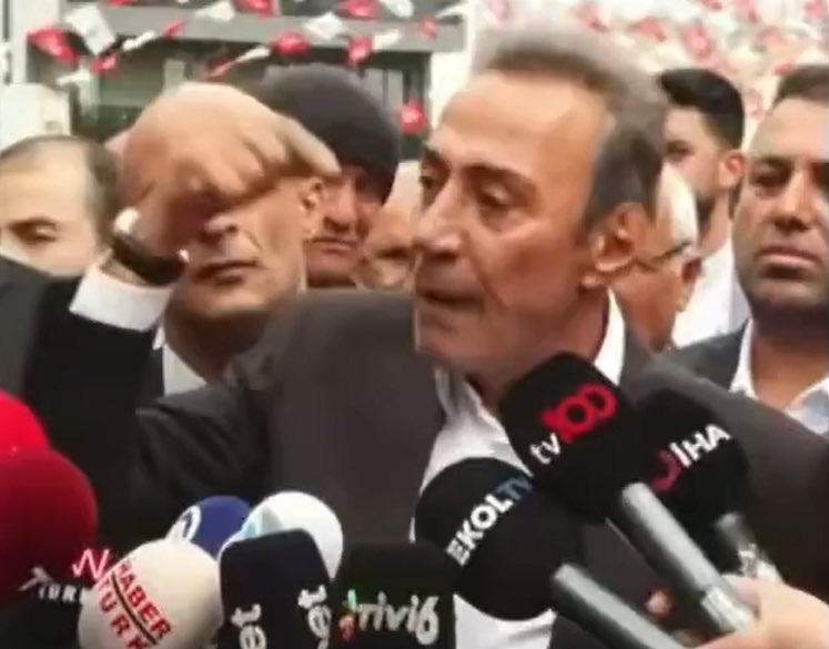 Berhan Şimşek, pazar günü gerçekleşen CHP olağanüstü kurultayının iptali için YSK'ya başvuruda bulundu.