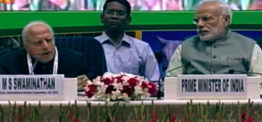 #WellnessWednesday #MSS100

🌱Agrobiodiversity is the very foundation for the Food Security Act in #India that gives a legal right to #Food &amp; #nutrition security🇮🇳

📽️Watch MSS' speech at the 1st International AgroBiodiversity Congress inaugural in 2016 ▶️tinyurl.com/ywdtvv4z