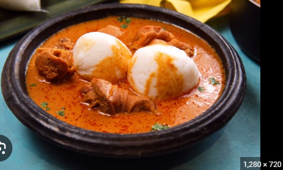 okt_ranking's tweet photo. Breakfast for Real Madrid fans this morning is a traditional dish of groundnut soup and 'RICE' ball. 🤣🤣
#WontumiSports #WontumiSportsBufett https://t.co/ebPdJqM243