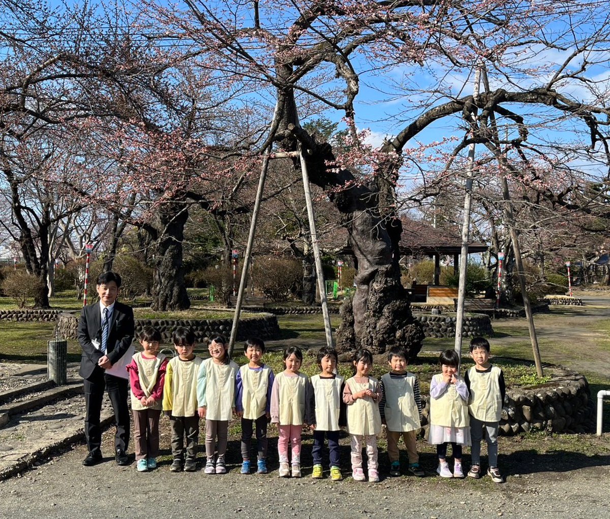 🌸🌸🌸🌸🌸🌸🌸🌸🌸🌸

  水沢公園の桜が開花しました

🌸🌸🌸🌸🌸🌸🌸🌸🌸🌸

#岩手県 #奥州市 #水沢 #お花見 #開花宣言
#花見食堂 #露店
