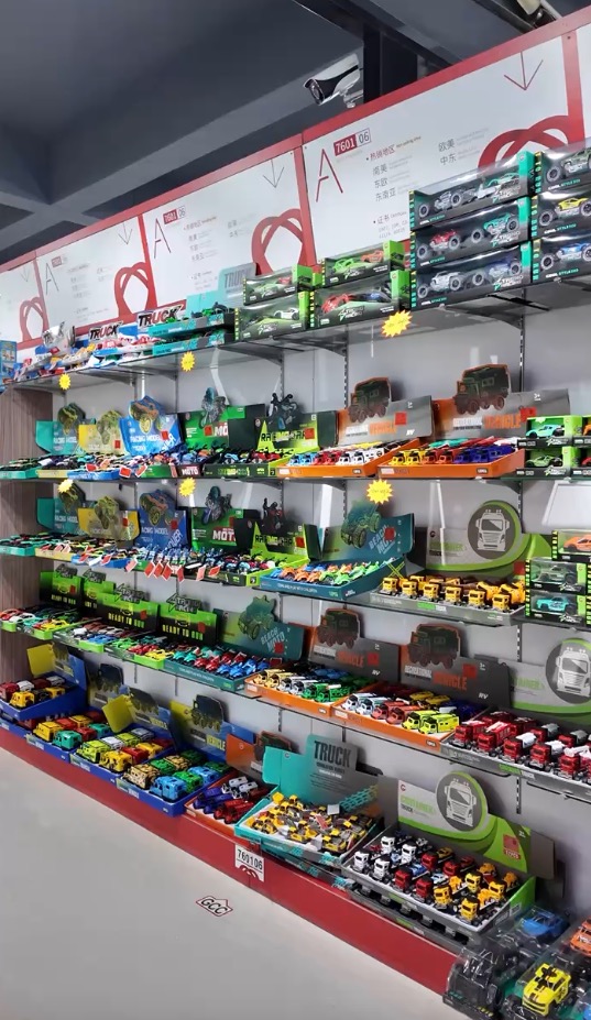 Ontop_Toy's tweet photo. 🚗✨ Discover our vibrant toy vehicles! Perfect for sparking creativity in kids. Elevate playtime with colorful designs! #ToyCollection #ImaginationUnleashed #fpy #foryou #On top toy mall https://t.co/9zUgkTIgpr