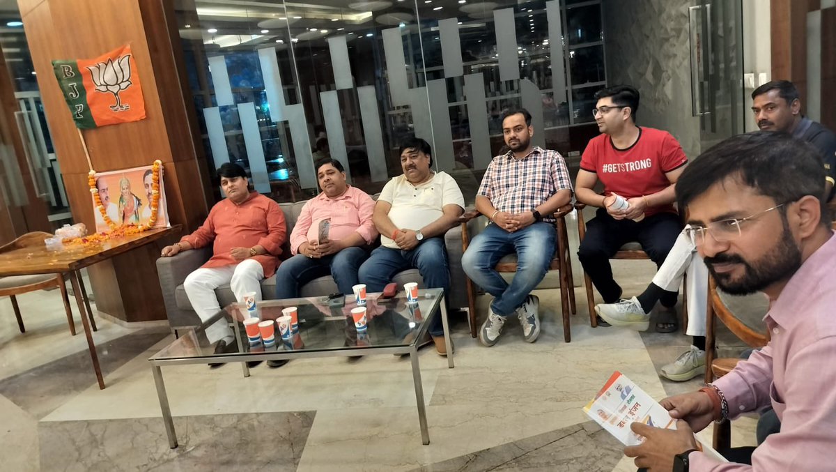 Dk2010Kishor's tweet photo. भाजपा के साथ - सबका विकास
भारतीय जनता पार्टी के स्थापना दिवस के तीसरे दिन दिनांक 8 अप्रैल को बिसरख मंडल के बुथ संख्या 158, 159 व 160 पर जिला मीडिया प्रभारी श्री पवन त्यागी जी, मंडल अध्यक्ष भाई मुकेश चौहान जी और मंडल के कार्यकर्ता साथियों के साथ प्रवास और जनसंपर्क किया।लोगों से संवाद कर प्रधानमंत्री श्री नरे��द्र मोदी जी और मुख्यमंत्री श्री योगी आदित्यनाथ जी के नेतृत्व में देश और प्रदेश में चल रही जनकल्याणकारी योजनाओं और प्रदेश के 8वर्षों के सुशासन की उपलब्धियों को साझा किया।
जय भाजपा तय भाजपा - #bjp4vikshitbharat 
@BJP4Bisrakh @Bjp4GbnagarUP @BJP4UP @BJP4India @iabhishek4bjp @Satendraupbjp @DeepakDadriBJP @virenderbhati9 @iMukeshBJP @dr_maheshsharma @surendrasnaagar @tejpalnagarMLA  @ShrichandSharma @PankajSinghBJP @DhirendraGBN @HarishBhati4BJP @ArunSinghbjp @Gajendramavibjp @VijayBhatiBJP