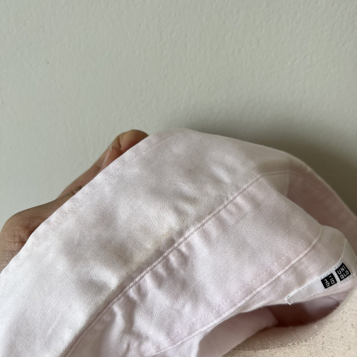 518hdayb's tweet photo. Uniqlo (M) แขนสั้นสีชมพาสเทล อก36-38" ยาว27" 
Price: 89.- 
*ตำหนิที่คอ(คิดว่าซักออกค่ะขอคนรับได้)

🛒สั่งซื้อทางdm/ไลน์ได้เลยค่ะ: @𝟧𝟣𝟪𝗁𝖽𝖺𝗒𝖻 

#เสื้อผ้ามือสอง #เสื้อผ้าญี่ปุ่นมือสอง #ยูนิโคล่มือสอง #ส่งต่อเสื้อผ้าม���อ2 #ส่งต่อเสื้อผ้า #Uniqloมือสอง https://t.co/3dKybAQmoQ