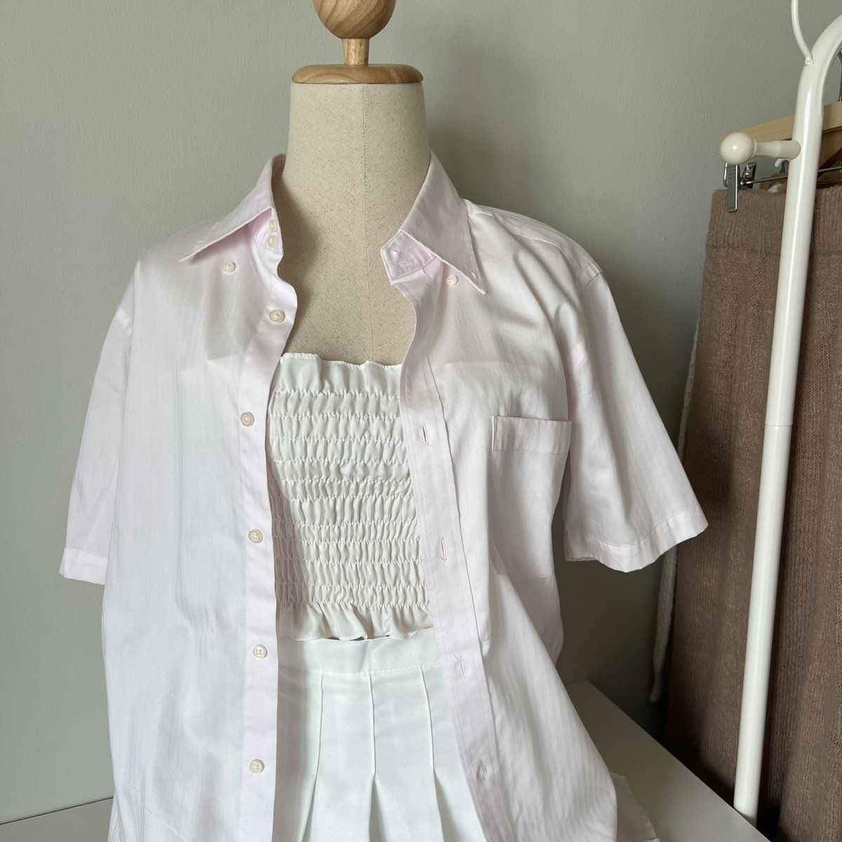 518hdayb's tweet photo. Uniqlo (M) แขนสั้นสีชมพาสเทล อก36-38" ยาว27" 
Price: 89.- 
*ตำหนิที่คอ(คิดว่าซักออกค่ะขอคนรับได้)

🛒สั่งซื้อทางdm/ไลน์ได้เลยค่ะ: @𝟧𝟣𝟪𝗁𝖽𝖺𝗒𝖻 

#เสื้อผ้ามือสอง #เสื้อผ้าญี่ปุ่นมือสอง #ยูนิโคล่มือสอง #ส่งต่อเสื้อผ้าม���อ2 #ส่งต่อเสื้อผ้า #Uniqloมือสอง https://t.co/3dKybAQmoQ