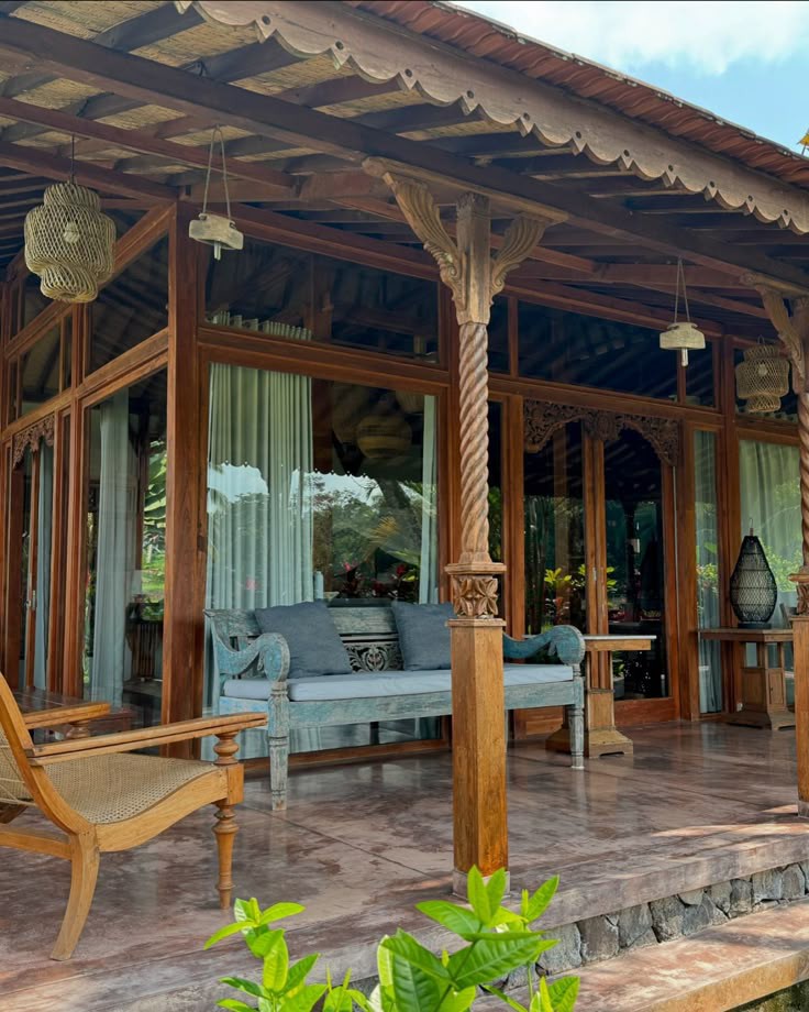 calajms's tweet photo. fuck, that kind of house model. i want my house to be a modern-joglo (traditional javanese house) https://t.co/lSMraSayxE