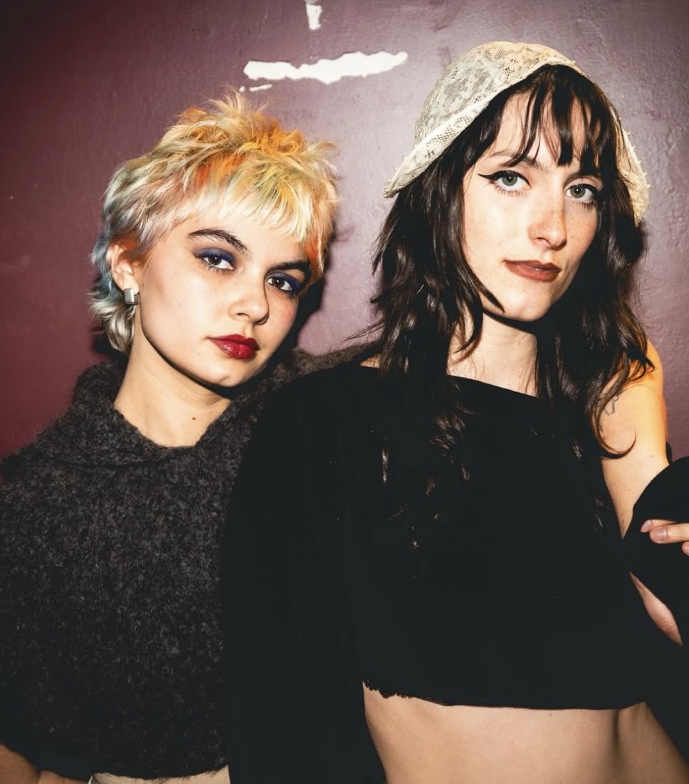 The Army, The Navy's latest single, 'Dirty Laundry,' turns life's clutter into a captivating and addicting folk-pop melody. Now available on all streaming platforms! ffm.to/dirtylaundryta…

#newmusic #indiemusic #folkmusic