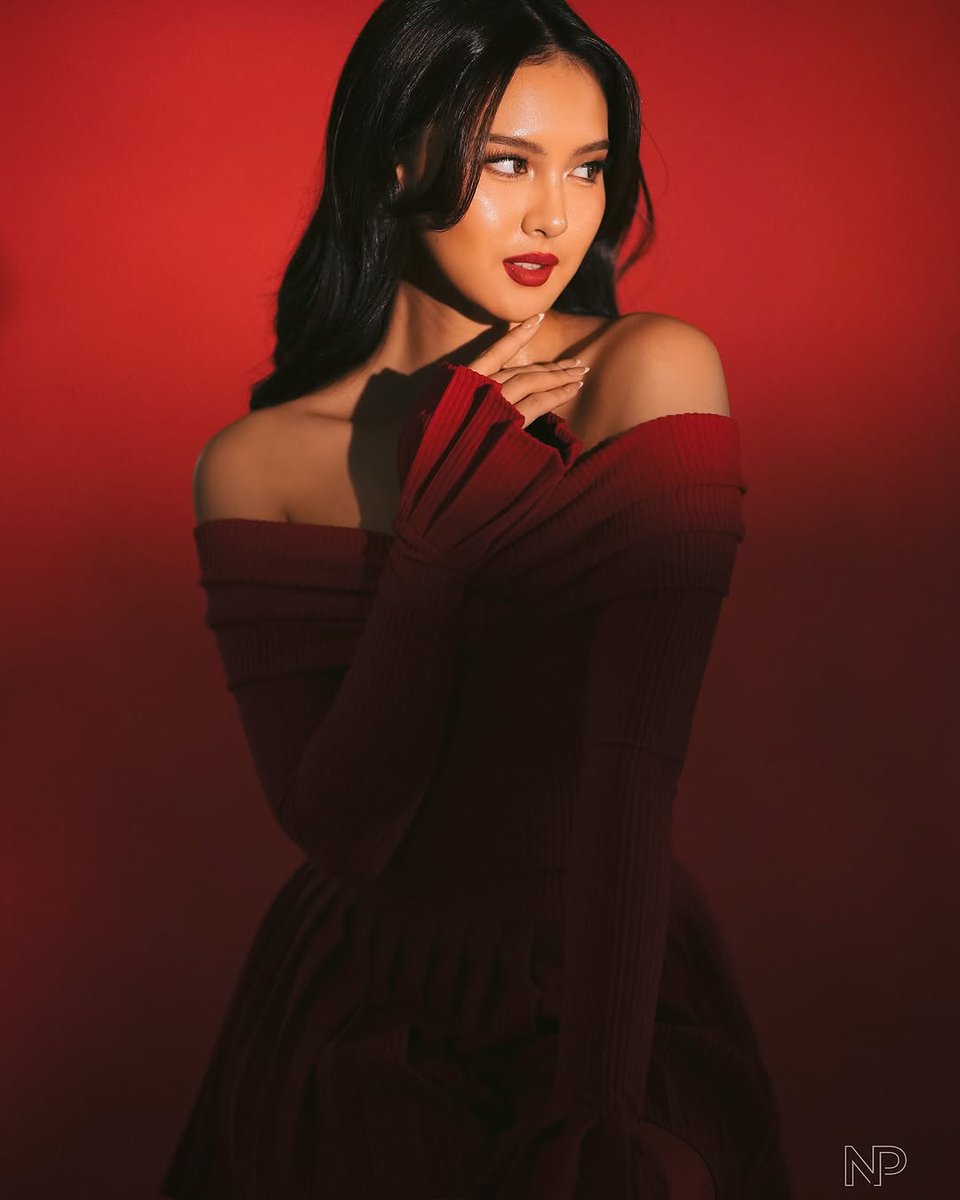 cebudailynews's tweet photo. THERESE'S 18TH BIRTHDAY SHOOT! 🌹

LOOK: Therese Villamor is officially 18 — and she’s serving debut looks we can’t get enough of!

The PBB Gen 11 alum marked her milestone birthday with a photoshoot as stunning as she is.

"No limits, just dreams," she captions her post.

Happy birthday, Therese! 🎂 | 📸: thrs_vllmr/ IG #CDNDigital #CDNDEntertainment