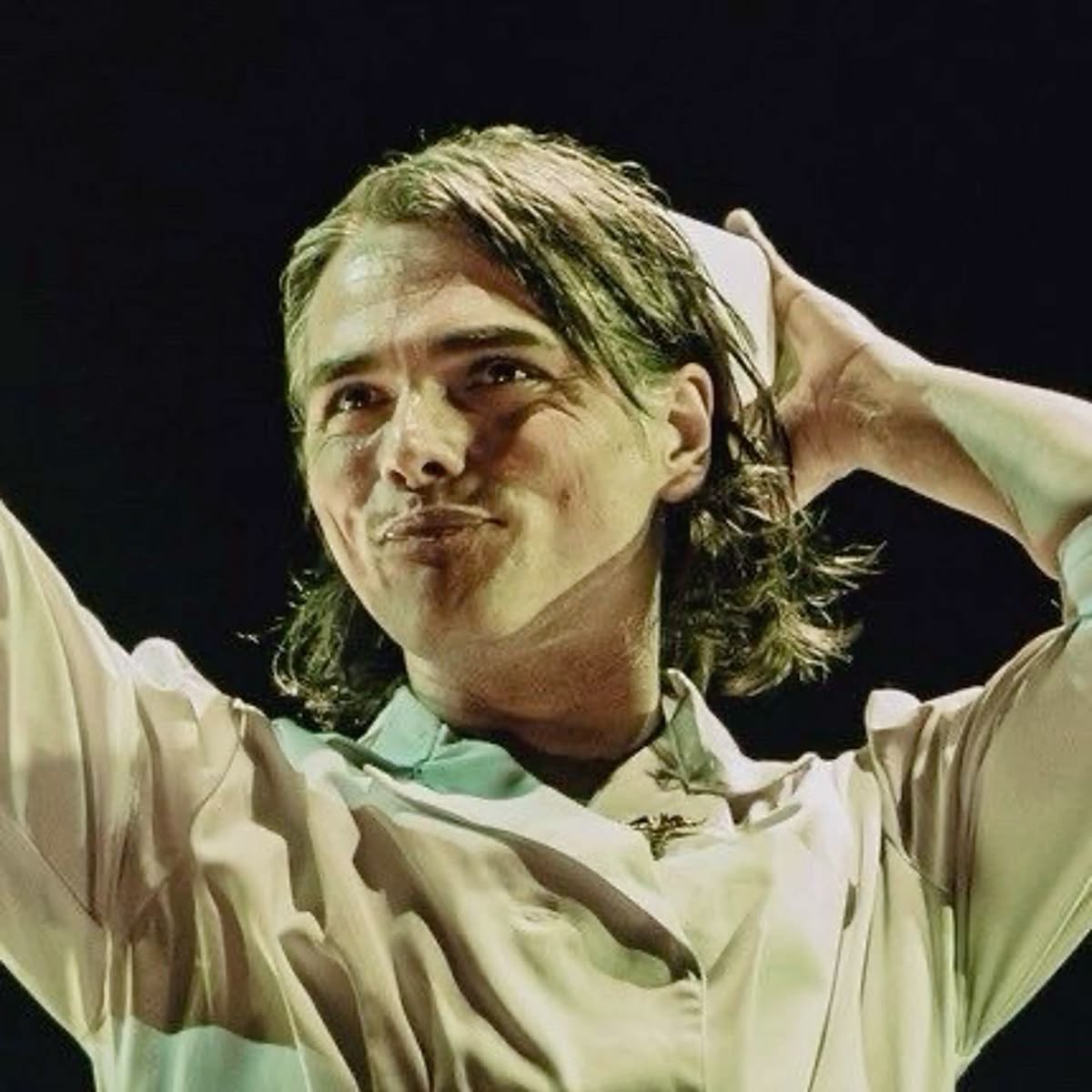 buntyvsbeano's tweet photo. HAPPY BIRTHDAY GERARD 48 years YOUNG💜 https://t.co/t6CpcbV5tE