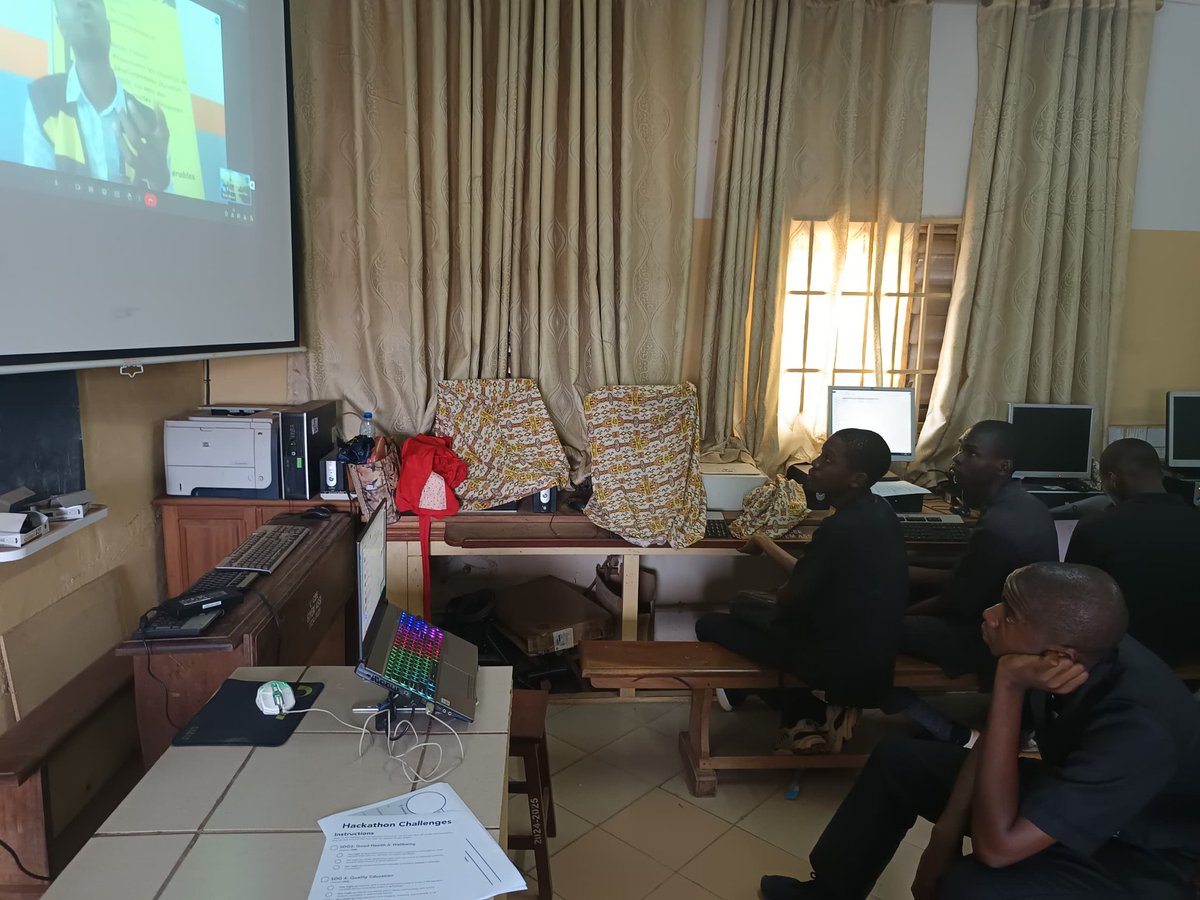 AlliantF's tweet image. 🗣️ I am delighted to share with you my recent experience at the #Techathon2025 event that took place last month, where I had the opportunity to build capacity on Sustainable Development Goals (SDGs) 3, 4, and 5 for children and young people at the High School. @_AfricanUnion