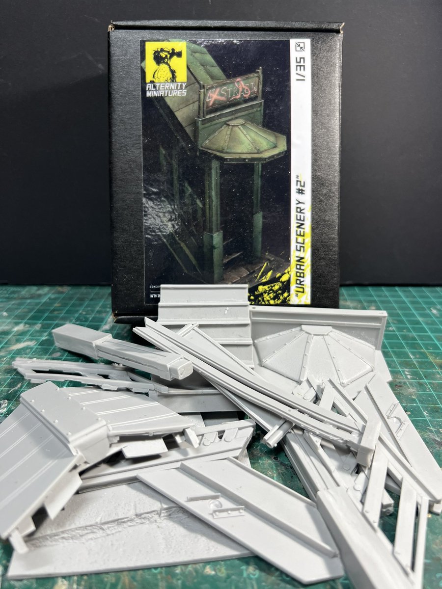 kyonkichi356's tweet image. #Nextproduction
#SCIENTIFICMODELS 
#ウェザリポ2025
wip0
次の作品はサイエンスモデルさん@scientific2023 
ウェザリポで購入っ❣️ 
どんな雰囲気にしようかなぁ~♪
楽しみが止まらない❣️
キノコヒト兄弟🍄@kenzi_man_02 と
ガブって制作っ‼️
イケるっ⁉️