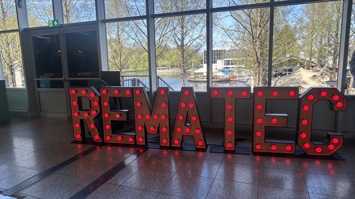 BeEnergyFrance's tweet photo. #REMATEC 
Meet us and régénérate your batteries @RematecShow till thirsday with Bertrand Coste, Mathis Gauthier and @Mbalondrade 
Stop buying your batterie Regenerate them ! 🔋🔄🌱
#battery #nimh #lithium https://t.co/6jmSytj31d
