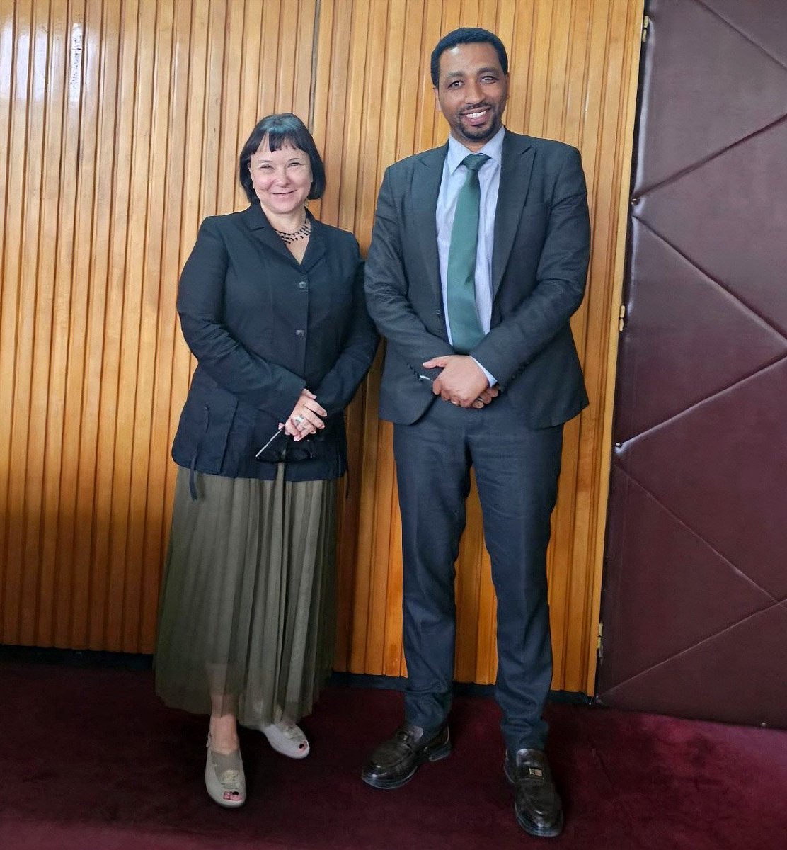 SLOinETH's tweet image. At a meeting between 🇸🇮Amb. Kristina Radej and the new 🇪🇹 DG for European &amp;amp; American Affairs, Amb. Abraham Megistu, they discussed preparations for the June visit of Slovenian PR @nmusar to Ethiopia and the road map for cooperation in #beekeeping &amp;amp; #development projects.
@VladaRS