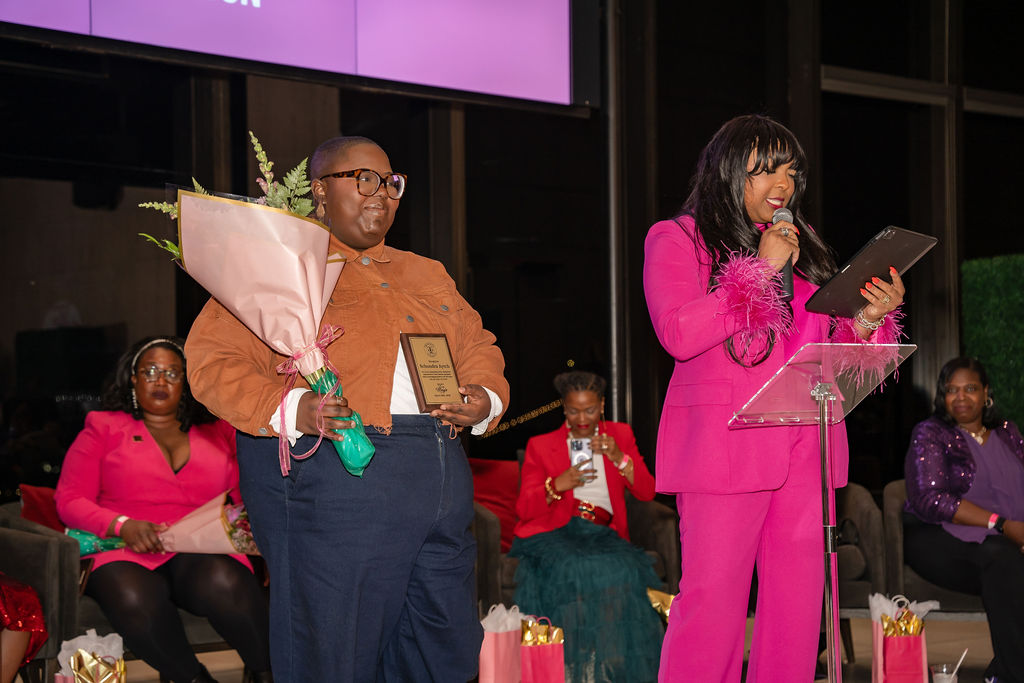 ADRIVTheGoGetta's tweet photo. 💐 My mama always taught me to give her her flowers while she can still smell them

That’s why I  do the same for the women I honored 
A special thank you to The Garden Buffalo by Shanice, located at 313 Abbott Road, Buffalo, NY 14220, for helping me bring this moment to life. https://t.co/zRYqokzlmM