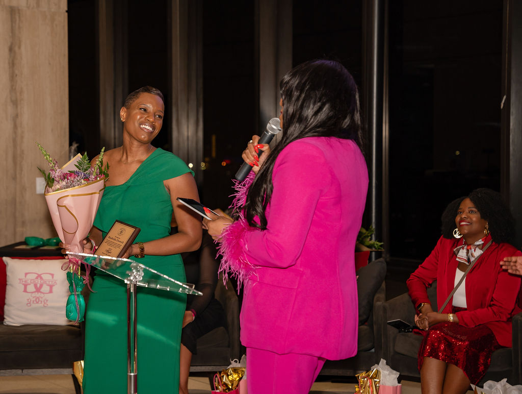 ADRIVTheGoGetta's tweet photo. 💐 My mama always taught me to give her her flowers while she can still smell them

That’s why I  do the same for the women I honored 
A special thank you to The Garden Buffalo by Shanice, located at 313 Abbott Road, Buffalo, NY 14220, for helping me bring this moment to life. https://t.co/zRYqokzlmM