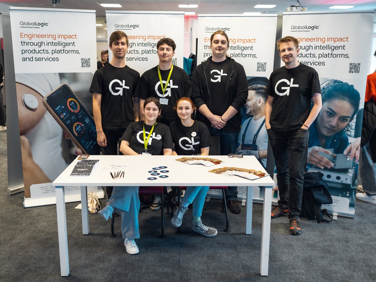 GlobalLogic_SR's tweet photo. Ako jeden z partnerov sme sa opäť zúčastnili #DOD v Košickej akadémii softvérového vývoja ✌ Vyše 100 účastníkov nahliadlo do sveta #IT - mali možnosť zoznámiť sa s projektmi študentov, ktorí absolvovali alebo absolvujú prax v našej spoločnosti 🤩

#globallogicslovakia https://t.co/V0JXsb3ZYu