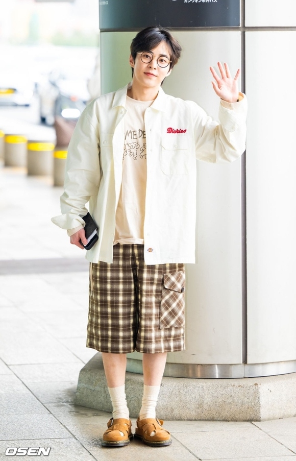 【PHOTO】EXO シウミン、ファンコンサートのため日本へ…春を感じるファッション
kstyle.com/article.ksn?ar…

#シウミン #XIUMIN #EXO