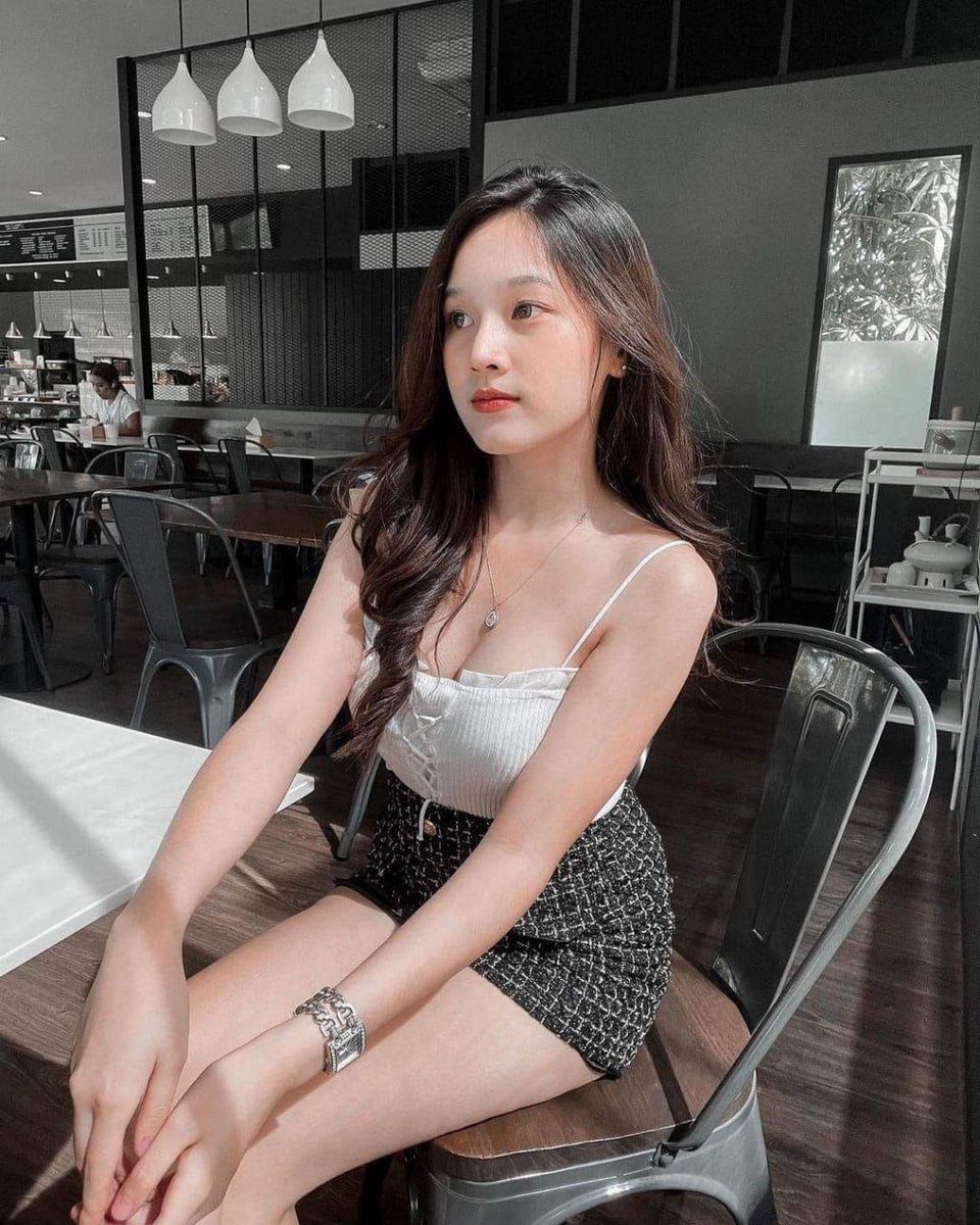 gaigoiCantho's tweet photo. Hãy yêu một cô gái có bàn tay nhỏ Bởi tay cô ấy nắm gì cũng thấy to.  Telegram : https://t.co/UzlNQOhR4n #HaNoi #SaiGon #HCM #DaLat #DaNang #PhuQuoc #NhaTrang #HoiAn #Sapa #HaLong #Hue #VungTau #Mekong #DuLichVietNam #CheckinVietnam #VietNamToiYeu https://t.co/G2Ub5bvKDd