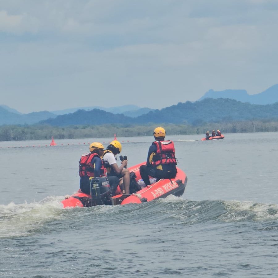 A-PAD SL held its Swift Water Rescue Skill Elevation Training in Kala Wewa, Galnewa, on April 5—empowering 12 rescuers with advanced skills &amp; real-time deployment. Our team supported a community event organized by Sirasa TV—bridging training with impact.

#apadsl #SAR #SriLanka