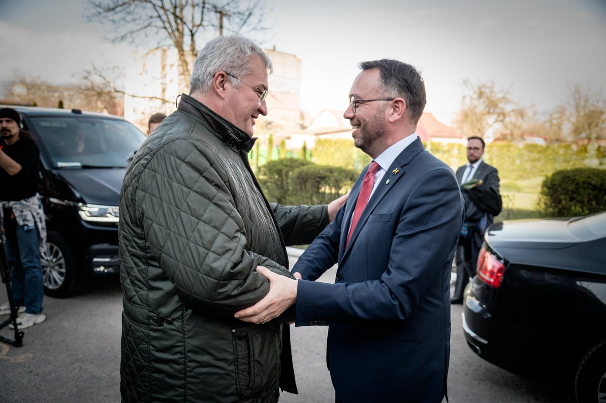 andrii_sybiha's tweet photo. I had a pleasure to continue friendly and constructive dialogue with my Belgian colleague @prevotmaxime yesterday.

During our visit to Baryshivka in Kyiv region, I thanked Belgium for the construction of a shelter at the local lyceum and the active role of the Belgian agency @Enabel_Belgium in Ukraine’s reconstruction efforts, particularly in the most war-affected regions.

We also agreed on further joint efforts to develop our bilateral cooperation, expand military and humanitarian support for Ukraine, and hold Russia accountable for its crimes on the way to a comprehensive, just and lasting peace.

Belgium has been providing comprehensive assistance to Ukraine since the very beginning of Russia’s full-scale invasion, amounting now in total to more than €2 billion. I am grateful to our Belgian partners for announcing yesterday a new defense package worth €1 billion to strengthen Ukraine and our warriors.