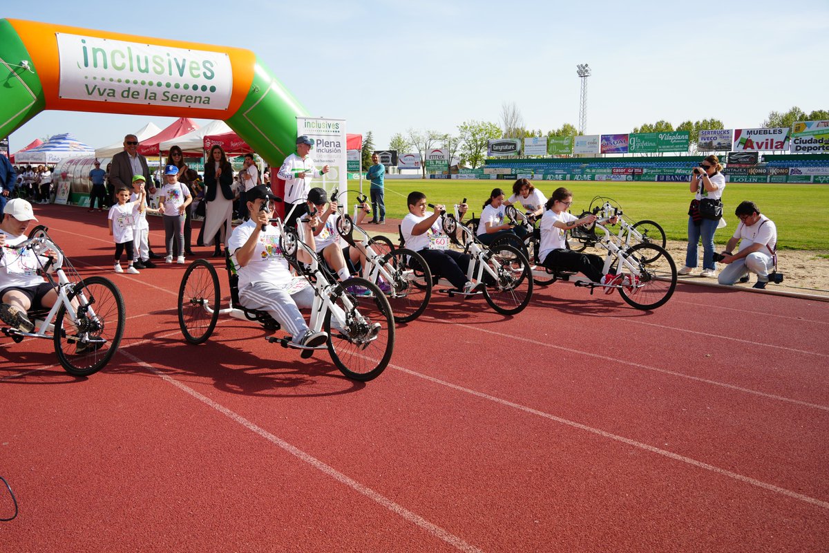 aytovvaserena's tweet photo. 💪Alrededor de 200 personas participan en las cuartas olimpiadas escolares de @Inclusivesvva https://t.co/0yWBplbmgi