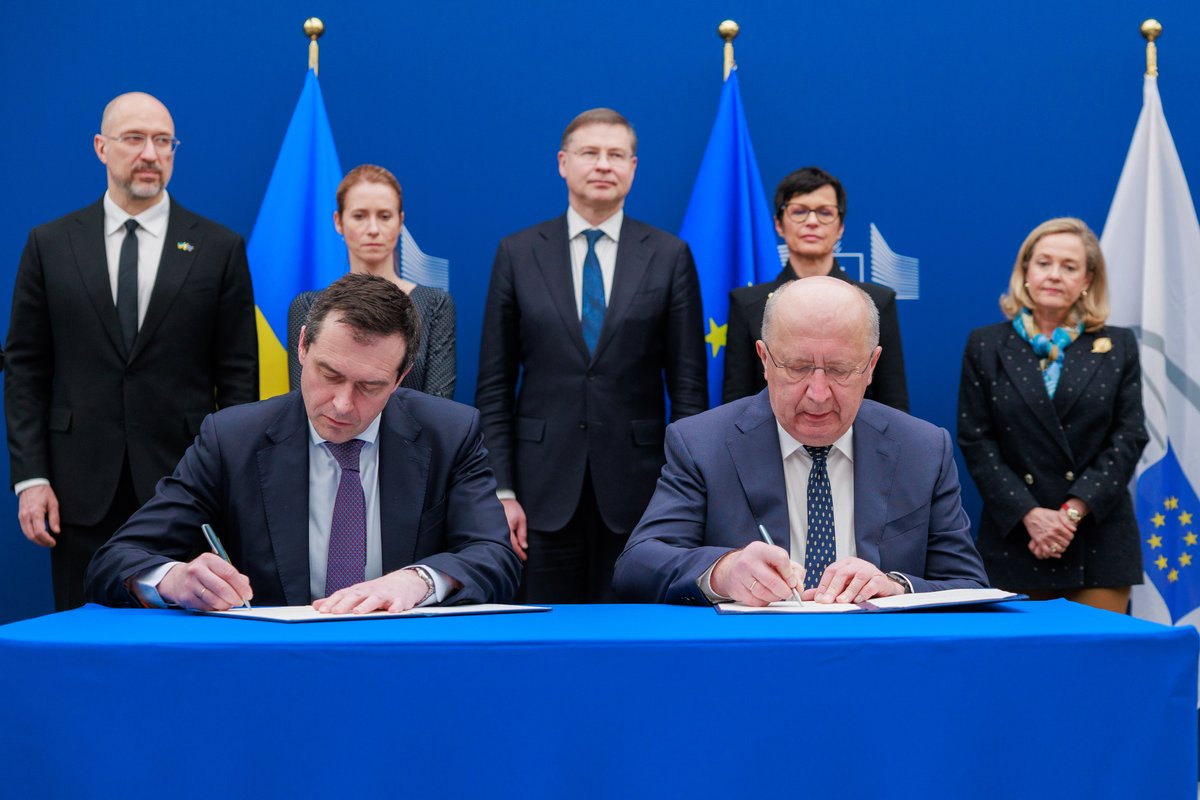 Marta Kos (@martakoseu) on Twitter photo Another step to further integrate Ukraine into the EU.
We are enhancing 🇪🇺🇺🇦 space collaboration via <a href="/CopernicusEU/">Copernicus EU</a> and strengthening our joint response to public health emergencies.
Through #EUEnlargement, we address the challenges of our time, increasing our collective Another step to further integrate Ukraine into the EU.
We are enhancing 🇪🇺🇺🇦 space collaboration via <a href="/CopernicusEU/">Copernicus EU</a> and strengthening our joint response to public health emergencies.
Through #EUEnlargement, we address the challenges of our time, increasing our collective