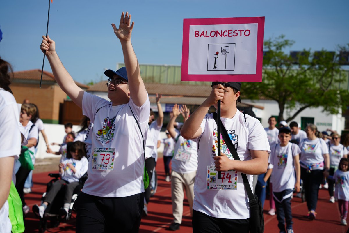 aytovvaserena's tweet photo. 💪Alrededor de 200 personas participan en las cuartas olimpiadas escolares de @Inclusivesvva https://t.co/0yWBplbmgi